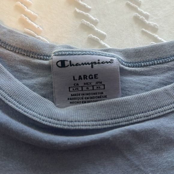 Champion cropped - Picture 3 of 3